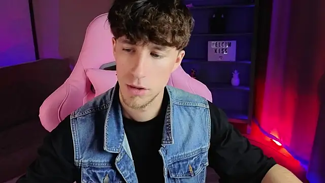 Snapshot of mark_caron chatting on October 5, 2025, 8:32 pm mark caron online show from October 5, 2025, 8:32 pm