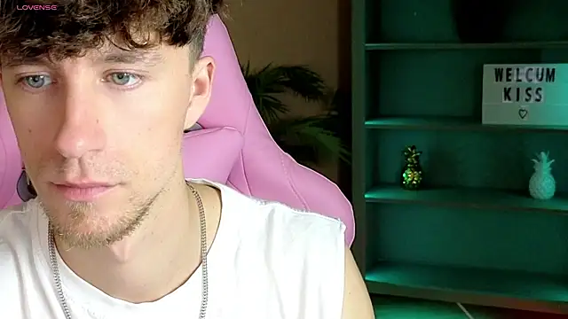 Snapshot of mark_caron chatting on September 29, 2025, 8:21 am mark caron online show from September 29, 2025, 8:21 am