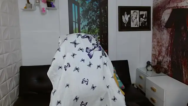 Eva Roussell online show from February 12, 2026, 2:28 pm