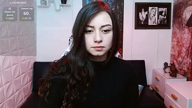 Eva Roussell online show from February 3, 2026, 2:33 pm