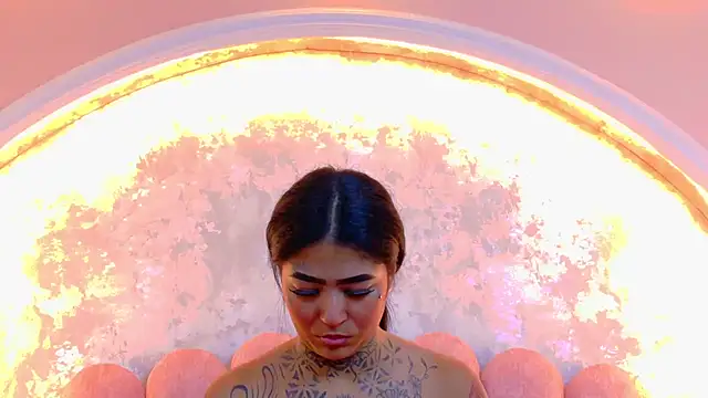 EmilieLake online show from June 5, 2026, 8:25 pm