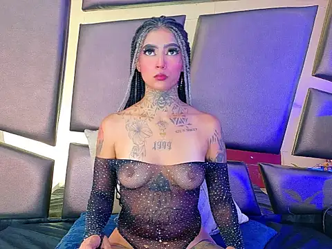 Snapshot of EmilieLake chatting on September 24, 2025, 4:46 pm EmilieLake online show from September 24, 2025, 4:46 pm