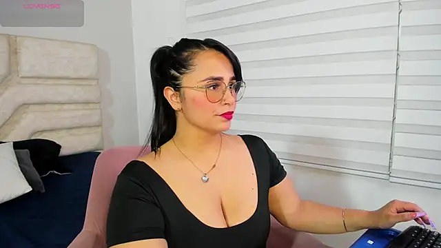 Snapshot of _adahara_queen chatting on September 11, 2025, 4:23 am  adahara queen online show from September 11, 2025, 4:23 am