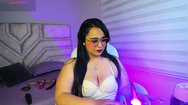 Snapshot of _adahara_queen chatting on September 18, 2025, 4:15 am  adahara queen online show from September 18, 2025, 4:15 am