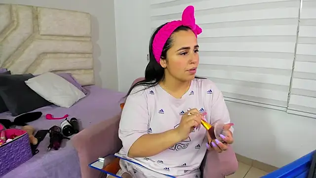 Snapshot of _adahara_queen chatting on September 10, 2025, 4:00 am  adahara queen online show from September 10, 2025, 4:00 am