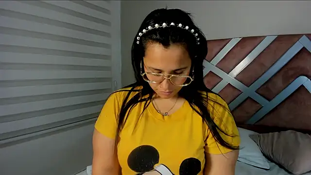 Snapshot of _adahara_queen chatting on October 20, 2025, 5:42 am  adahara queen online show from October 20, 2025, 5:42 am