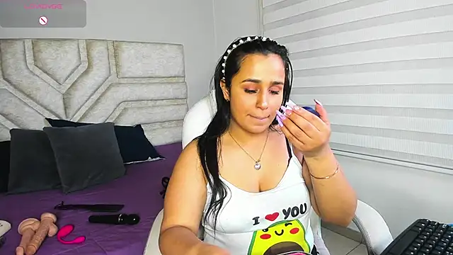 Snapshot of _adahara_queen chatting on September 16, 2025, 4:02 am  adahara queen online show from September 16, 2025, 4:02 am