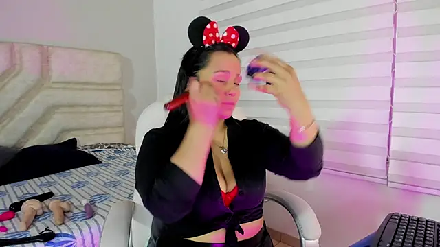 Snapshot of _adahara_queen chatting on October 16, 2025, 4:21 am  adahara queen online show from October 16, 2025, 4:21 am