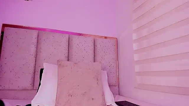 Snapshot of violeta_olsen chatting on October 21, 2025, 7:24 pm violeta olsen online show from October 21, 2025, 7:24 pm