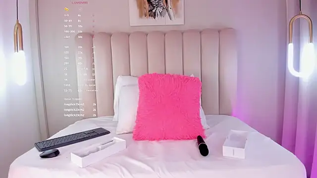 Snapshot of Luna_ross7 chatting on October 10, 2025, 7:58 pm Luna ross7 online show from October 10, 2025, 7:58 pm