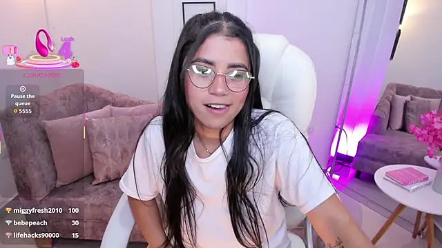 issi loren online show from October 19, 2025, 7:27 pm