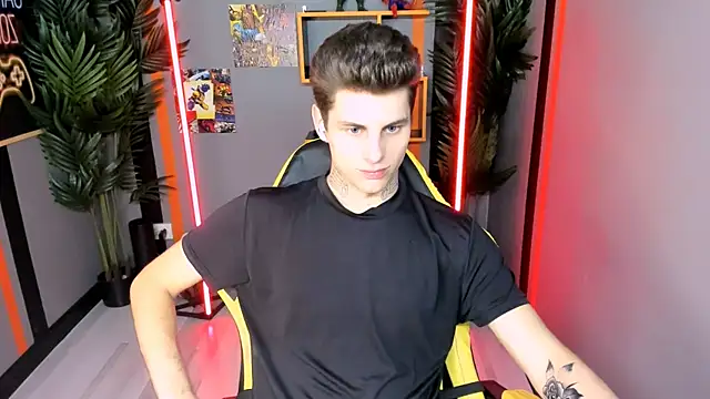 Snapshot of JackWolw chatting on October 18, 2025, 10:12 pm JackWolw online show from October 18, 2025, 10:12 pm