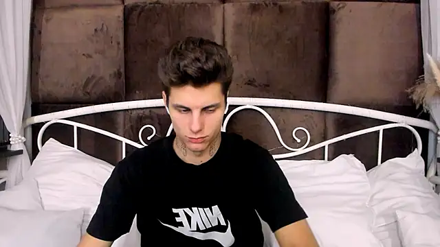 Snapshot of JackWolw chatting on October 16, 2025, 7:16 am JackWolw online show from October 16, 2025, 7:16 am