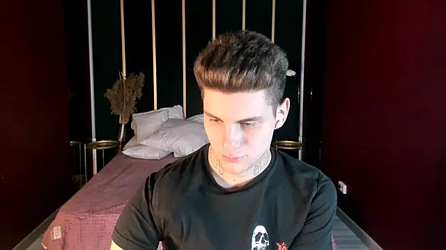 Snapshot of JackWolw chatting on November 1, 2025, 8:14 pm JackWolw online show from November 1, 2025, 8:14 pm