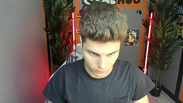 Snapshot of JackWolw chatting on September 24, 2025, 10:33 am JackWolw online show from September 24, 2025, 10:33 am