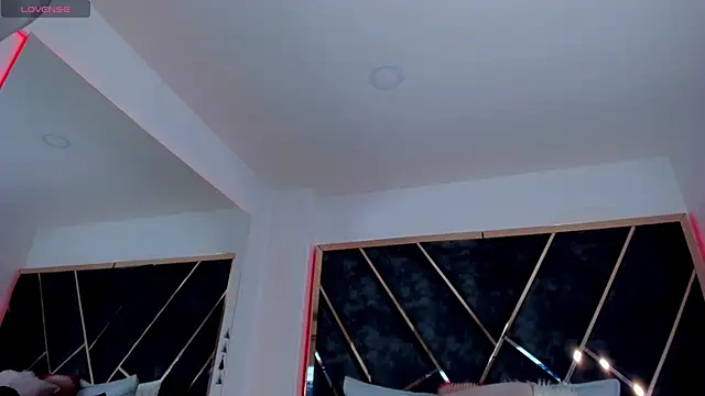 SusanaHenao online show from October 9, 2025, 7:25 pm