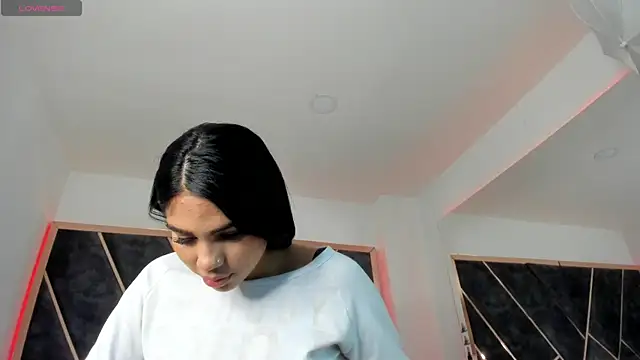 SusanaHenao online show from April 1, 2026, 5:10 pm