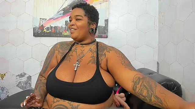 Snapshot of Anaa_Fuentess chatting on July 10, 2026, 11:43 am Anaa Fuentess online show from July 10, 2026, 11:43 am