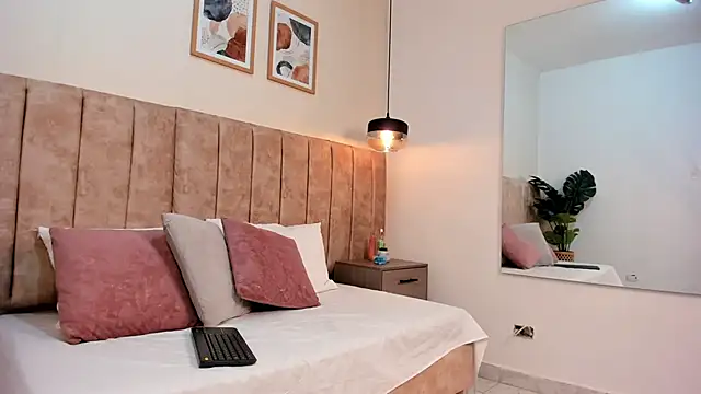 Snapshot of Karina_Harris chatting on October 22, 2025, 12:37 pm Karina Harris online show from October 22, 2025, 12:37 pm