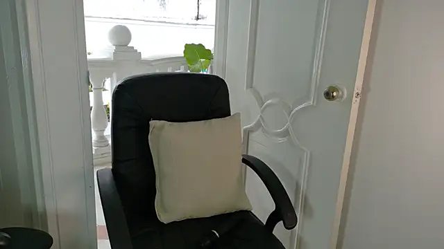  Gaaia  online show from February 8, 2026, 1:20 pm