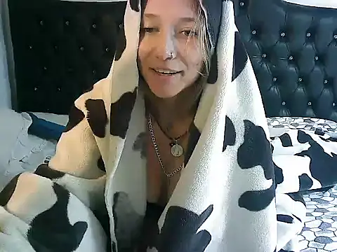 Snapshot of Licethf00x chatting on September 24, 2025, 3:40 pm Licethf00x online show from September 24, 2025, 3:40 pm