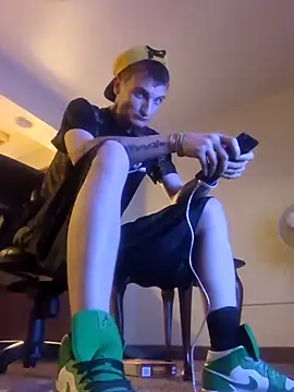 jizzyglizzy92 online show from April 24, 2026, 7:10 am