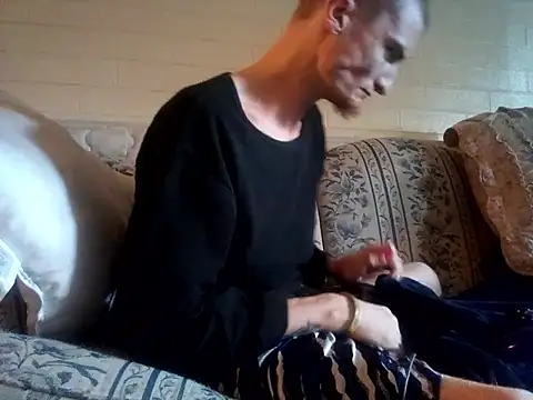 jizzyglizzy92 online show from March 17, 2026, 4:21 pm