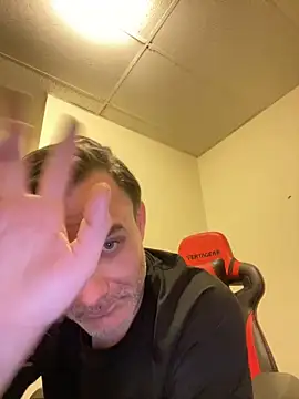 NicPolaris online show from April 5, 2026, 3:13 am