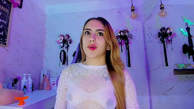 Natasha-Adams online show from April 11, 2026, 3:27 pm