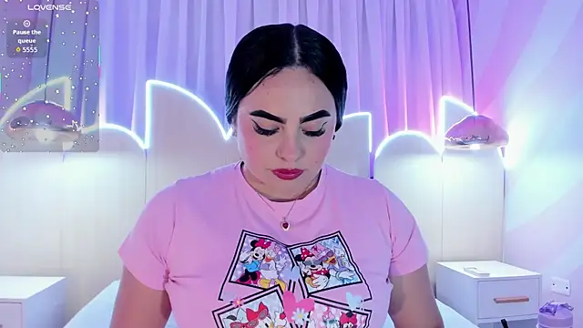 sofiiacarson online show from May 10, 2026, 7:49 pm