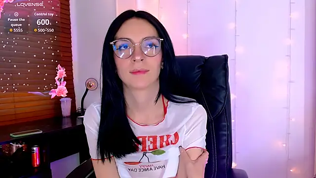 Snapshot of AuroraHans1 chatting on October 17, 2025, 10:11 pm AuroraHans1 online show from October 17, 2025, 10:11 pm