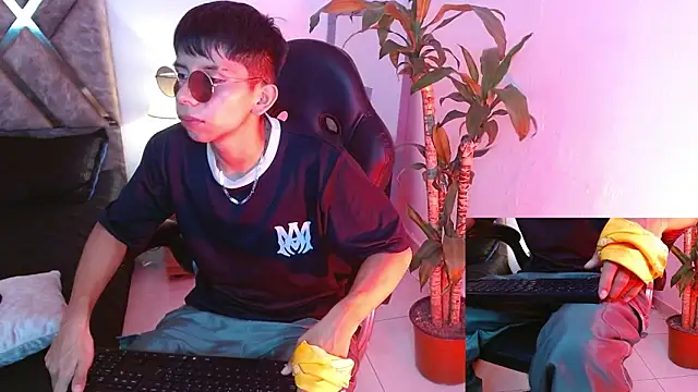 Hyunjin Son online show from September 18, 2025, 12:57 am