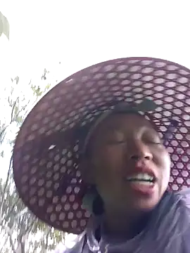 tcm-cute online show from November 10, 2025, 2:05 am