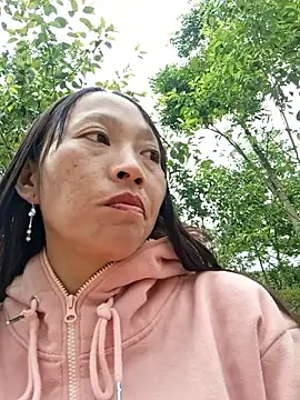 tcm-cute online show from April 18, 2026, 5:32 am