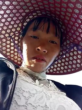 Snapshot of tcm-cute chatting on October 19, 2025, 9:01 am tcm-cute online show from October 19, 2025, 9:01 am