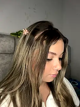 Snapshot of AnnyLopezzz_ chatting on September 21, 2025, 5:29 pm AnnyLopezzz online show from September 21, 2025, 5:29 pm