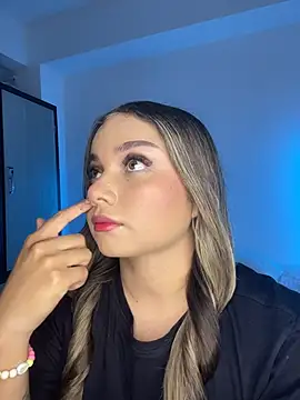 Snapshot of AnnyLopezzz_ chatting on October 16, 2025, 4:54 am AnnyLopezzz online show from October 16, 2025, 4:54 am