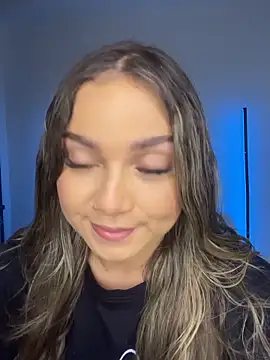 Snapshot of AnnyLopezzz_ chatting on October 25, 2025, 5:17 am AnnyLopezzz online show from October 25, 2025, 5:17 am