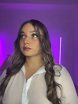 Snapshot of AnnyLopezzz_ chatting on October 6, 2025, 5:52 am AnnyLopezzz online show from October 6, 2025, 5:52 am