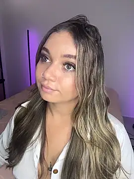 Snapshot of AnnyLopezzz_ chatting on September 27, 2025, 5:52 pm AnnyLopezzz online show from September 27, 2025, 5:52 pm