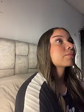 AnnyLopezzz  online show from April 12, 2026, 6:38 am