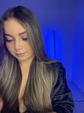 Snapshot of AnnyLopezzz_ chatting on October 12, 2025, 4:14 am AnnyLopezzz online show from October 12, 2025, 4:14 am