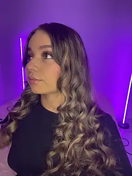 Snapshot of AnnyLopezzz_ chatting on October 5, 2025, 2:02 am AnnyLopezzz online show from October 5, 2025, 2:02 am