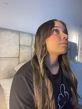 AnnyLopezzz  online show from April 11, 2026, 5:37 am