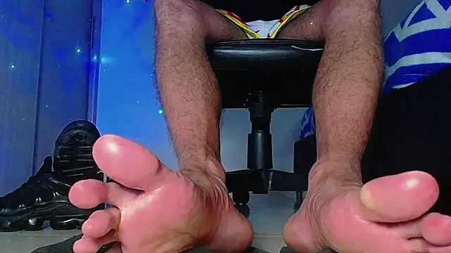 Snapshot of Sir_kev66 chatting on February 7, 2026, 4:20 am Sir kev66 online show from February 7, 2026, 4:20 am