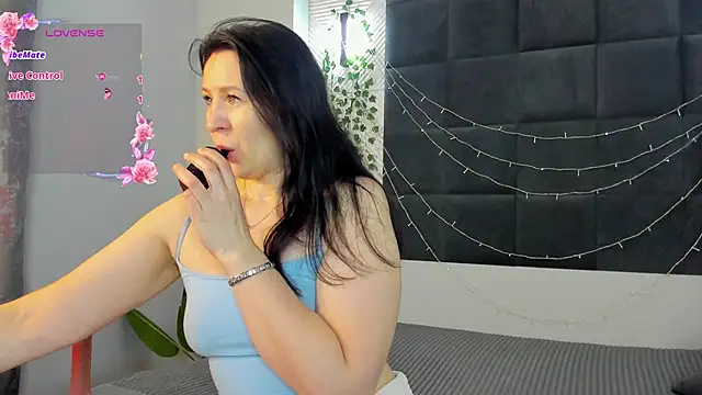 Lea shadom online show from April 5, 2026, 1:12 am