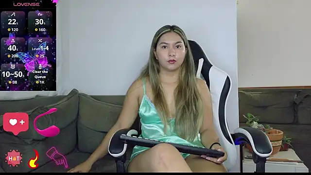 Sweetyummix online show from September 12, 2025, 3:28 am