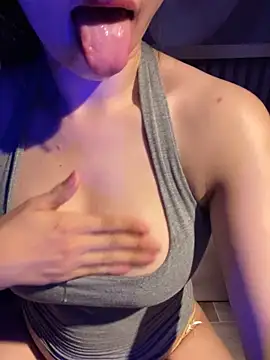 Yumii 09 online show from March 11, 2026, 3:33 am