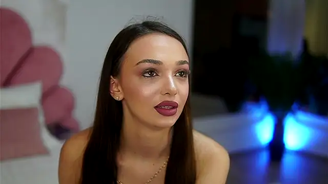 Snapshot of AmiraVeyl chatting on October 4, 2025, 8:43 pm AmiraVeyl online show from October 4, 2025, 8:43 pm