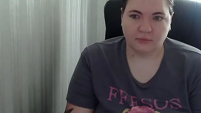 XLisaBlueXs online show from September 18, 2025, 10:29 am